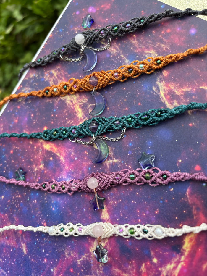 Collier Saturne ras de cou avec pierre naturelle quartz rose ou améthyste